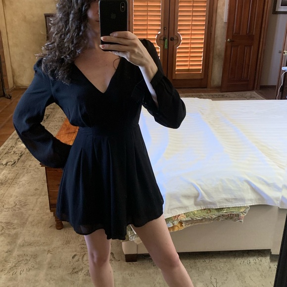Black V Neck Romper - Picture 3 of 4